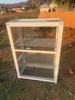 Aluminum Show Glass