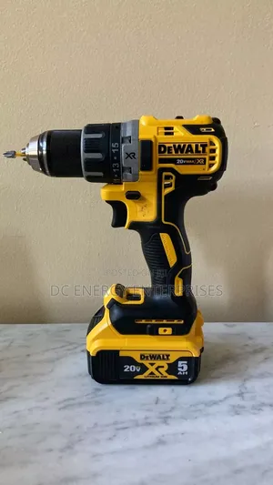 De Walt Drilling Machine ( Comes With Double Battery)