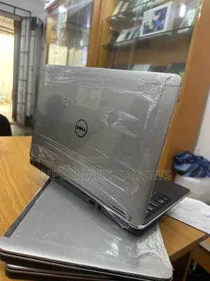 Laptop Dell Latitude E7240 8GB Intel Core i5 SSD 128GB