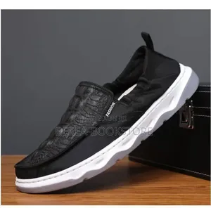 Classic Men's Sneakers
