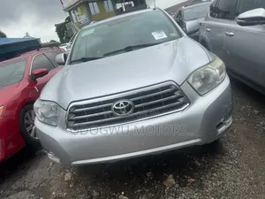 Toyota Highlander 2010 Silver