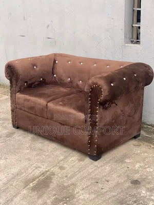 Brand New Top Quality 2 Seaters Beautiful Chesterfield Sofa