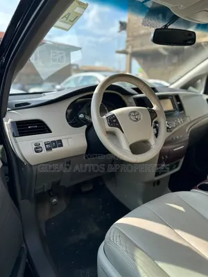 Toyota Sienna 2013