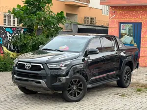Toyota Hilux 2024 Black