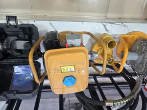 Robin Concrete Vibrator/Poker Machine (With 38mm Hose)