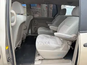 Toyota Sienna CE FWD (3.3L V6 5A) 2004 Gold