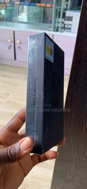 New Samsung Galaxy S22 5G 256 GB Black