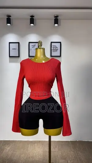 Stunning Red Ribbed Long Sleeve Crop Top - Fitted