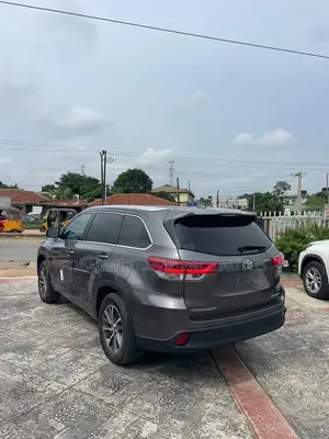 Toyota Highlander 2017 Brown