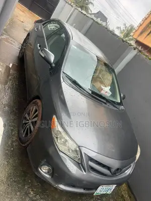 Toyota Corolla 2012 Gray