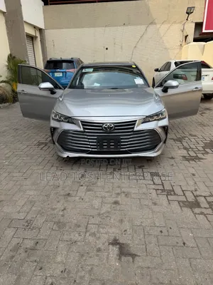 Toyota Avalon XLE 2020 Silver