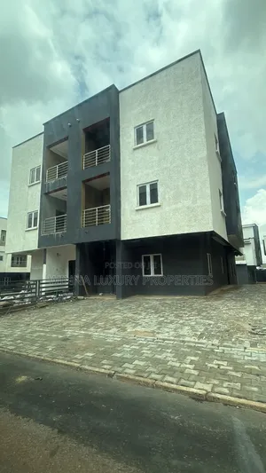 5bdrm Townhouse/Terrace in Katampe Extension for sale