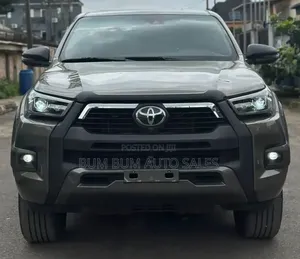 Toyota Hilux Revo Double Cab Deisel 2.4 RWD 2022 Gold
