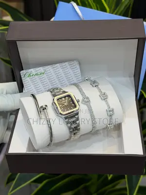 Curren Quality Ladies Chain Strap Wristwatch