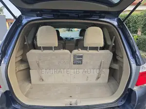 Toyota Highlander SE 2012 Blue
