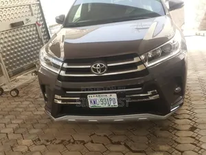 Front Bumper and Grill for Toyota Highlander 2018 Model