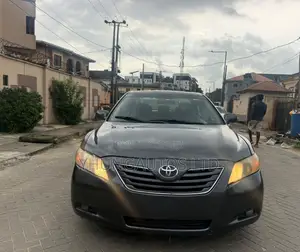 Toyota Camry XLE 4dr Sedan (2.4 4cyl 5A) 2008 Gray