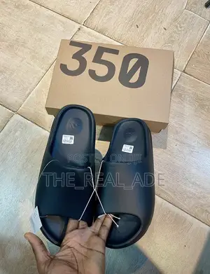 Yeezy Slide