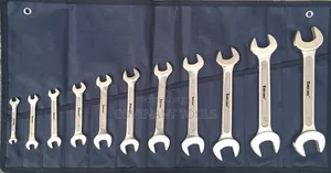 Flat Spanner Set Non-Spark