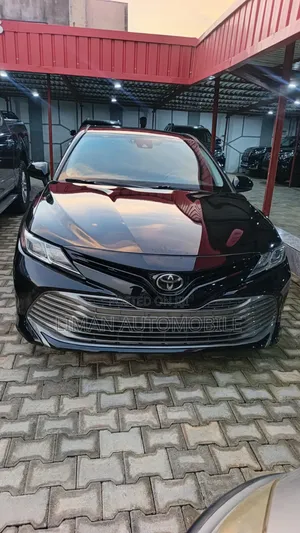 Toyota Camry LE FWD (2.5L 4cyl 8AM) 2018 Black