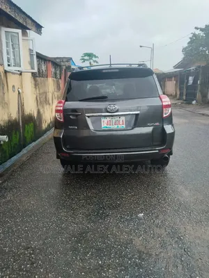 Toyota RAV4 3.5 2011 Gray