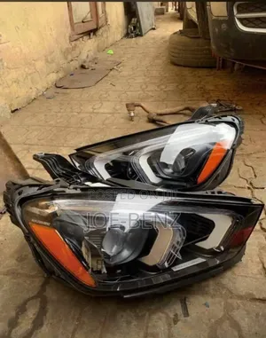 GLE53 2022 Set of Headlight