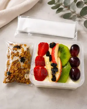 Granola/Fruit Parfait