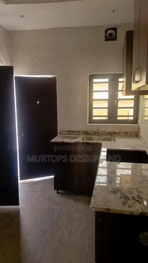 2bdrm Apartment in Lekki Phase 2 for rent