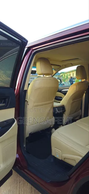 Toyota Highlander XLE 4x2 V6 (3.5L 6cyl 8A) 2017 Red