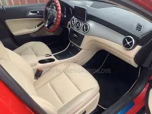 Mercedes-Benz GLA 250 2015 Red