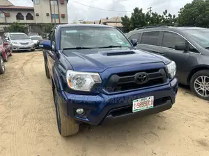 Toyota Tacoma V6 4dr Double Cab 4WD 6.1 ft. SB (4.0L 6cyl 5A) 2014 Blue