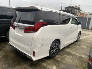 Toyota HiAce 2020 White
