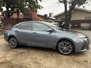 Toyota Corolla S Plus 4dr Sedan (1.8L 4cyl 6M) 2015