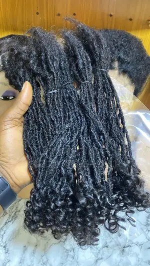 Microlocs With Curly Tips