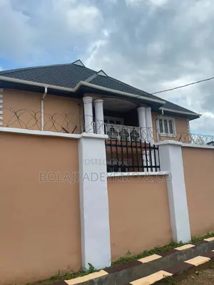 4bdrm Duplex in Carlton Gate Gra for rent