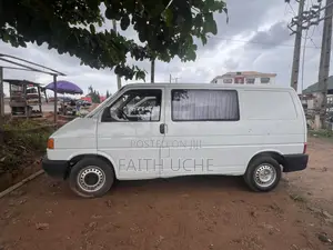 Volkswagen Transporter 2002 White