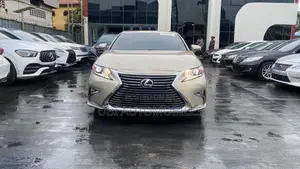 Lexus ES 2018 Gold