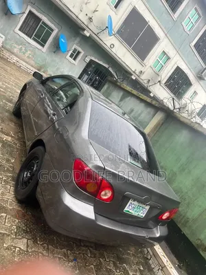 Toyota Corolla 1.6 Luna 2004 Brown