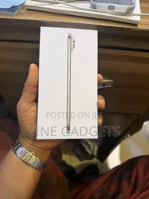 New Apple iPhone Air 256 GB Gold