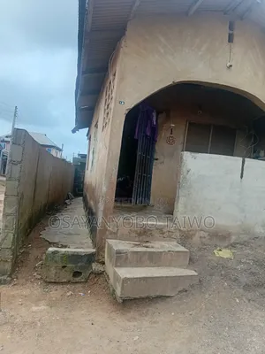 3bdrm House in Alimosho for sale