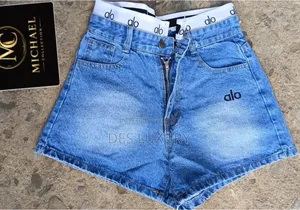 Alo Bum Short