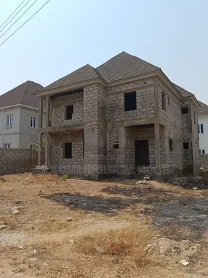 4bdrm Duplex in Lugbe District. for sale