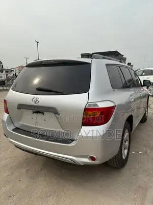 Toyota Highlander 2010 Silver
