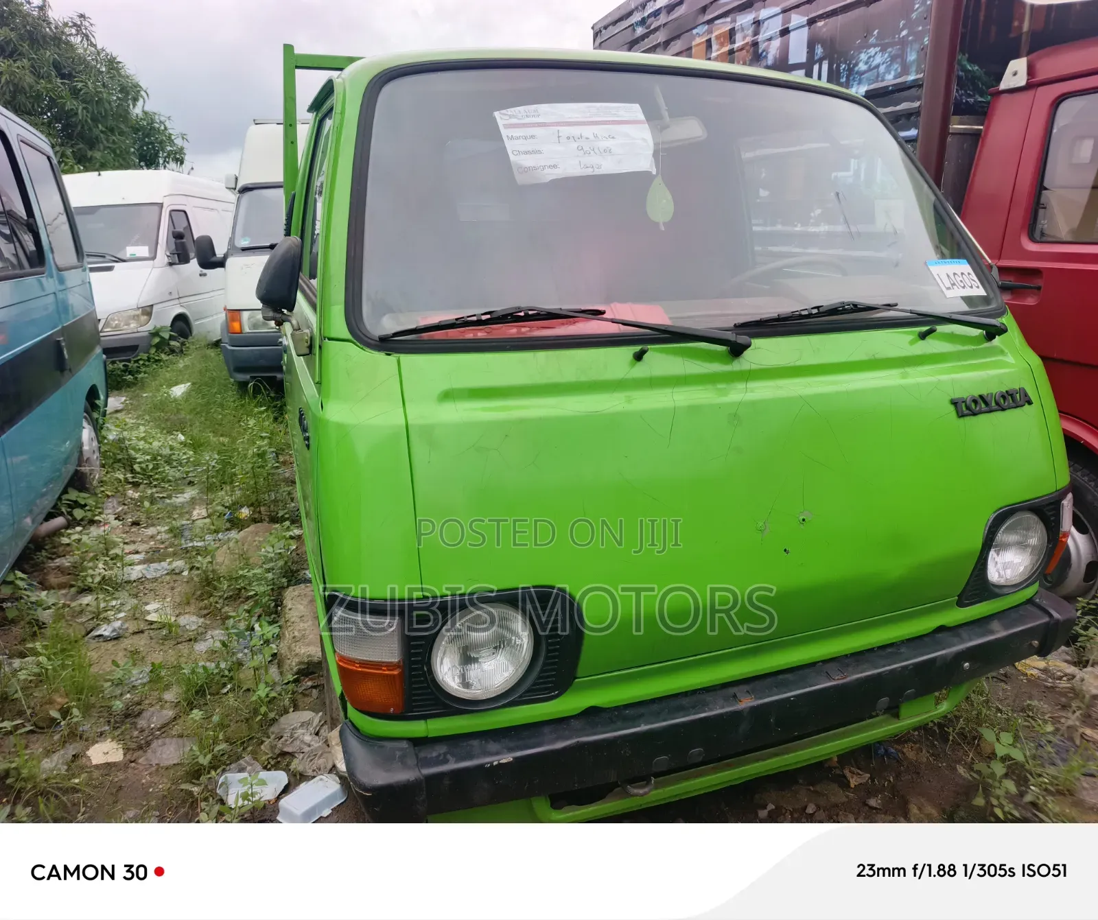 Toyota HiAce 2000 Green
