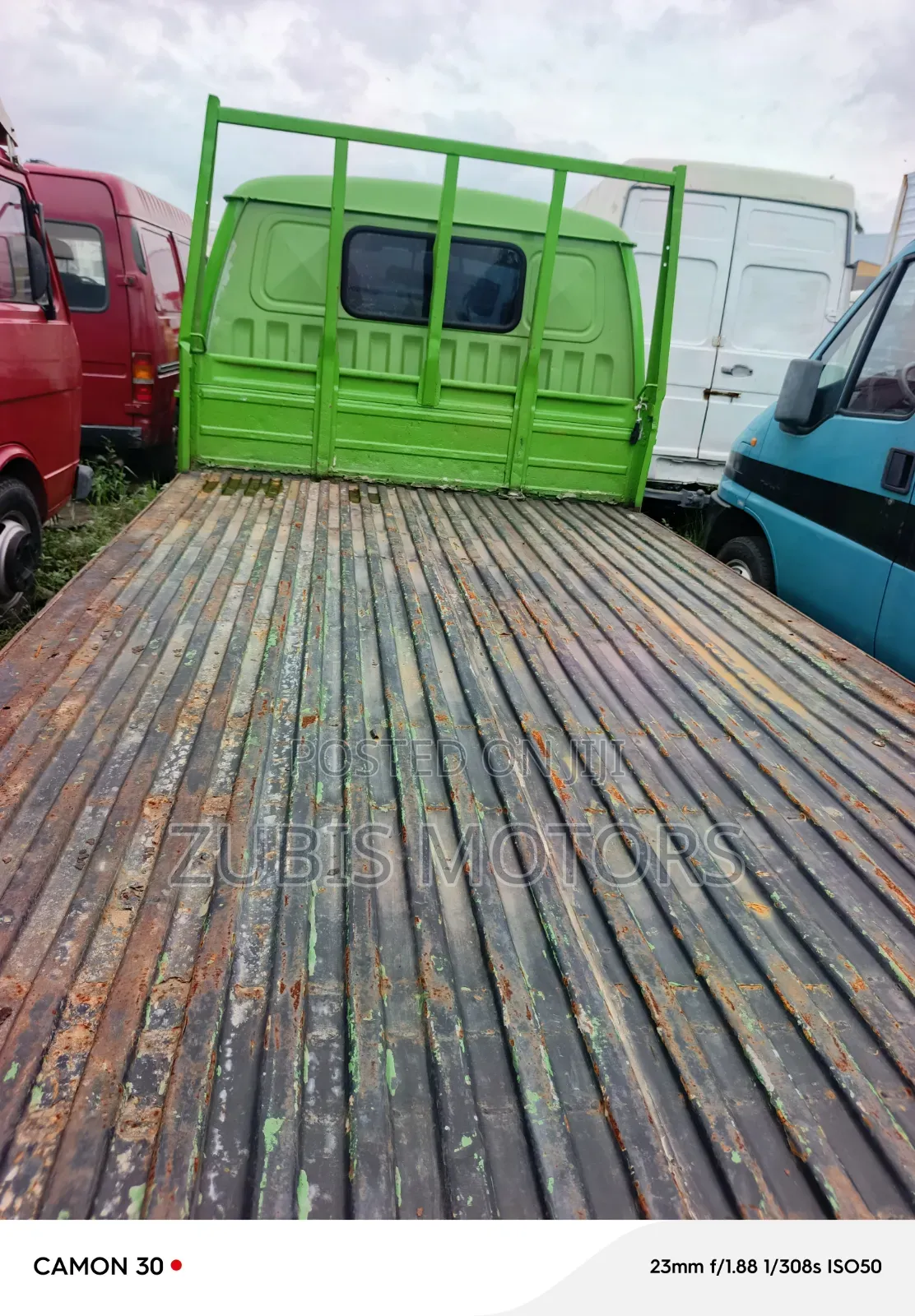 Toyota HiAce 2000 Green