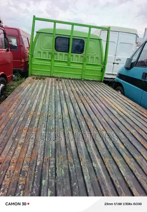 Toyota HiAce 2000 Green