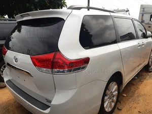 Toyota Sienna 2013 White