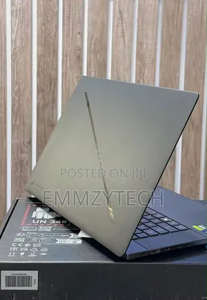 Laptop Asus ROG Zephyrus G16 16GB Intel Core Ultra 9 SSD 1T