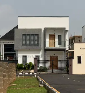 Furnished 5bdrm Duplex in Legacy, Akobo for sale