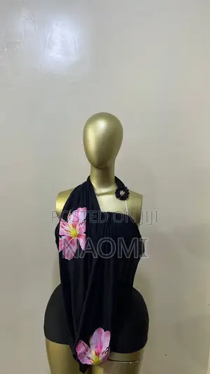 Women’s Floral Halter Neck Backless Top